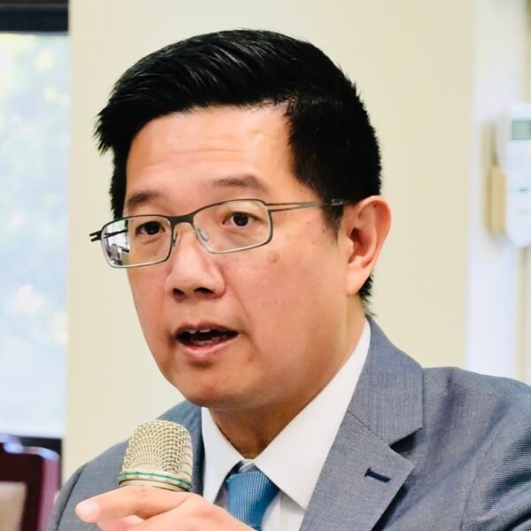DR. TITUS C. CHEN