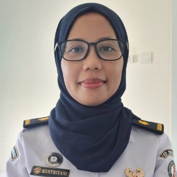 LCDR. KUSTRIYANI